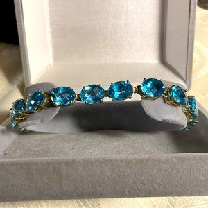 14K Gold with Blue Topaz Vintage Bracelet 🩵💛
